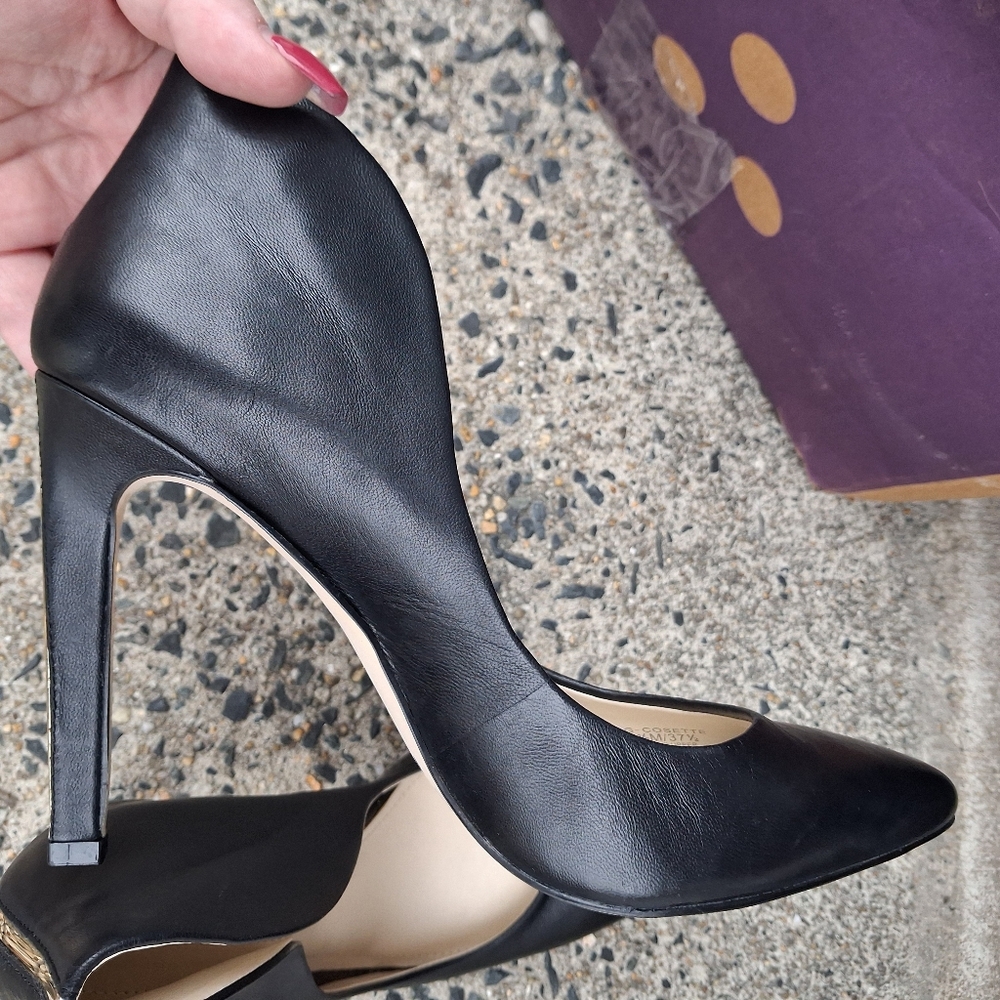 🆕BCBGeneration Cosette Black Leather Pumps with Gold Trim Heel Backs Size 7.5M - Picture 11 of 16